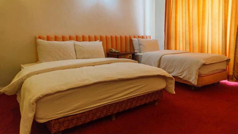 اتاق سه تخته 1 هتل کارون تهران